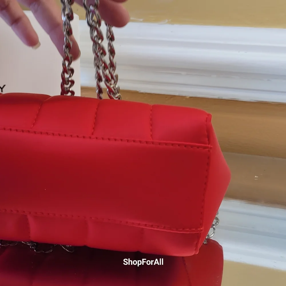 Givenchy - Picture 7 of 16